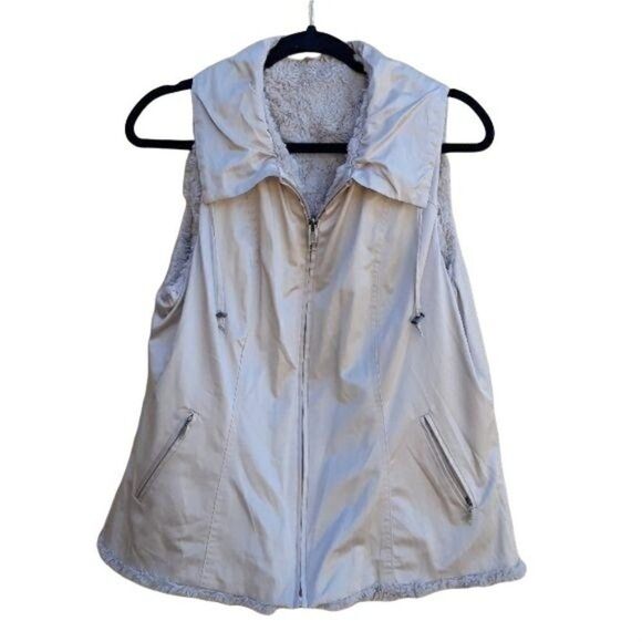 CAbi Vest 251 Reversible Alpine Faux Fur Snow Bunny Satin Sheen Zip Up Tan L - Picture 2 of 11